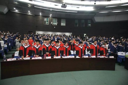 武汉大学经管学院隆重举行2019年专硕毕业典礼暨学位授予仪